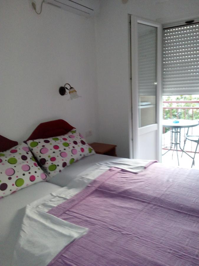Apartmani Ceca 012 수토모레 외부 사진